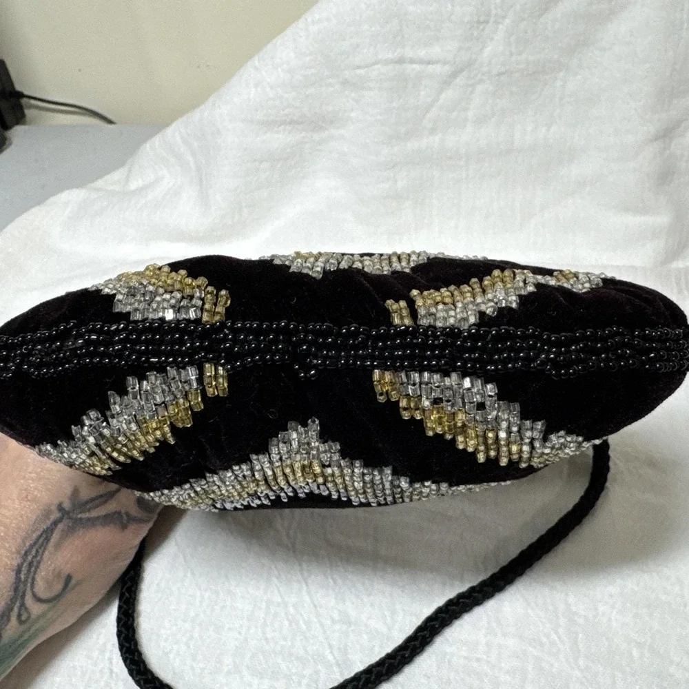 VTG Beaded Black Velvet Chevron Clutch Bag Purse Studio 18 La Regale Strap‎